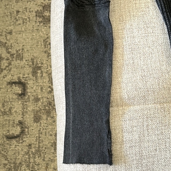 FREE PEOPLE THERMAL WAFFLES OFF THE SHOULDER LONG SLEEVE BLACK TOP SIZE S/M - Picture 4 of 12